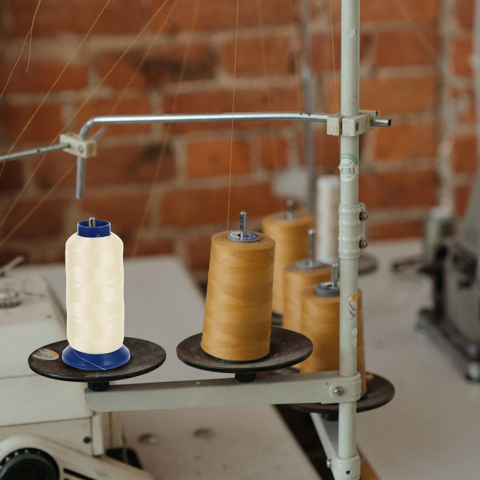 Sewing Knit - Hilo de Coser Luminoso Azul Claro